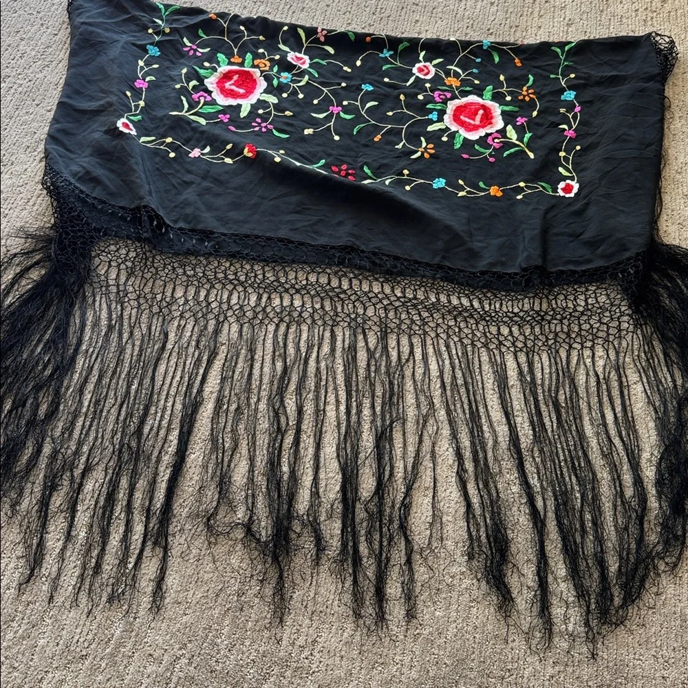 Vintage Artesania Reyes Madrid Black Floral Embroidered Silk Shawl with Fringe - Picture 3 of 8